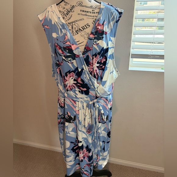 VENUS Blue and Pink Floral Dress - Picture 1 of 2